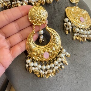 Gold Tone Punjabi Jadau Jewellery Set: Earrings (10cm Drop) zdjęcie 2