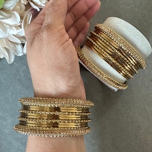 Gg Pretty Set of Metal Bangles For Both Hands