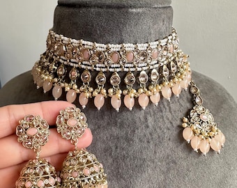 Ensemble de boucles d'oreilles avec collier et pierres polki imitation pêche