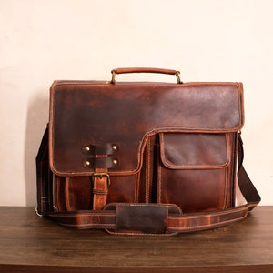 Sac bandoulière messager en cuir de buffle véritable pour homme femme sac à bandoulière de voyage pour ordinateur portable vintage cartable personnalisé cadeau pour petit ami