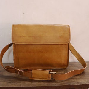Goat Leather Messenger Bag: Padded Laptop Compartment, Adjustable Strap