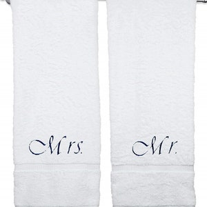Mr. and Mrs. Personalized Embroidered Towel Set Wedding Engagement Honeymoon Gift Bathroom Home Decor Housewarming Bridal Shower Towel Set