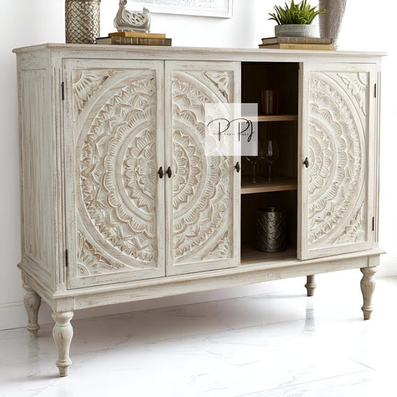 手彫りの木製サイドボード：素朴な白い花柄のボヘミアンキャビネット