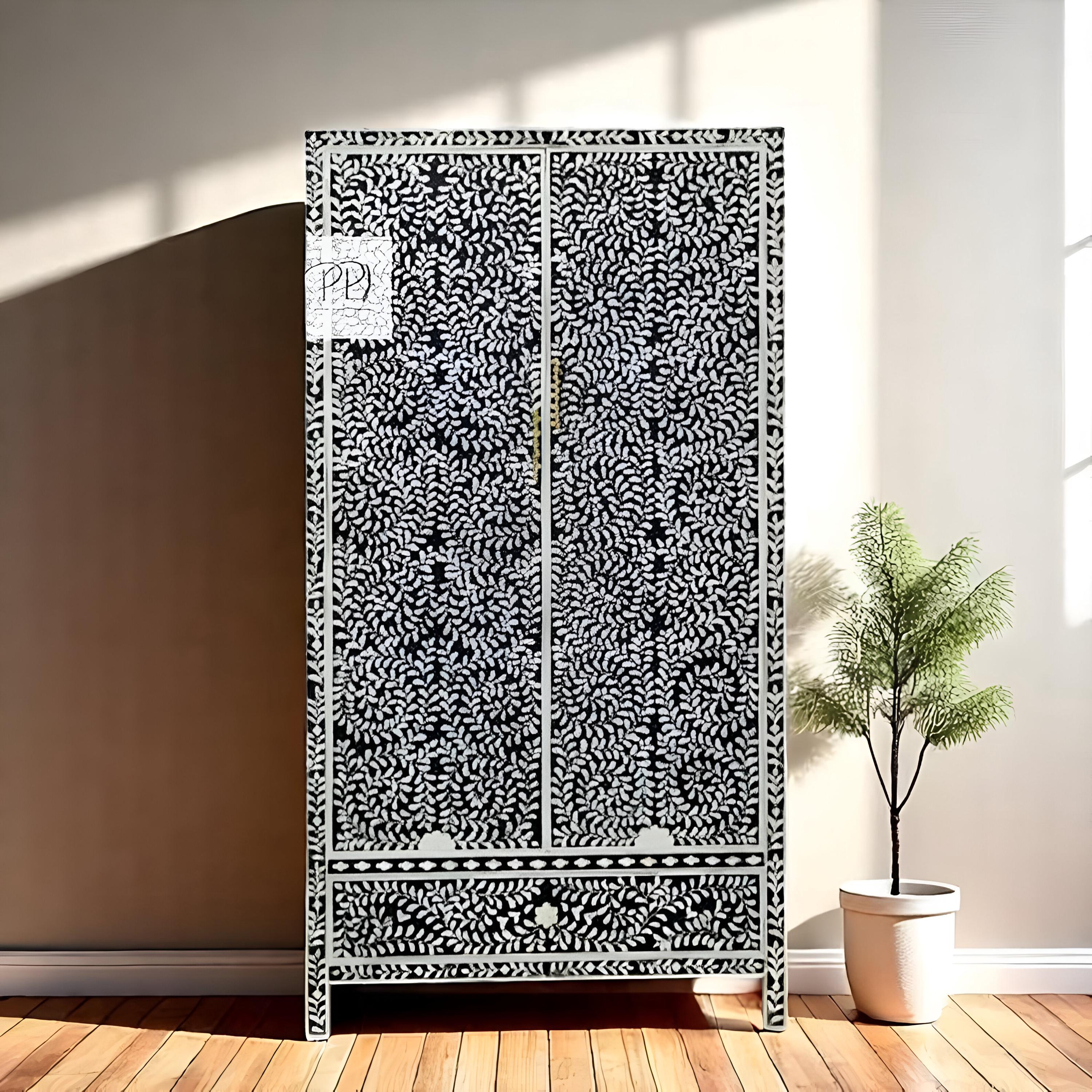 フローラルボーンインレイワードローブ：ブラック2ドア1引き出し