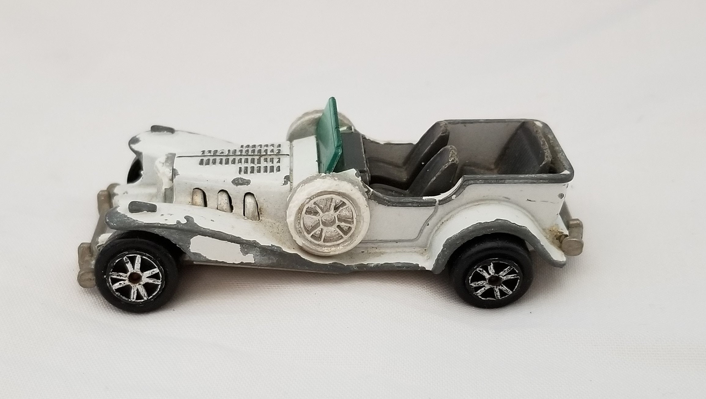 LOT MAJORETTE 1/32 excalibur EUR 4,00 - FR