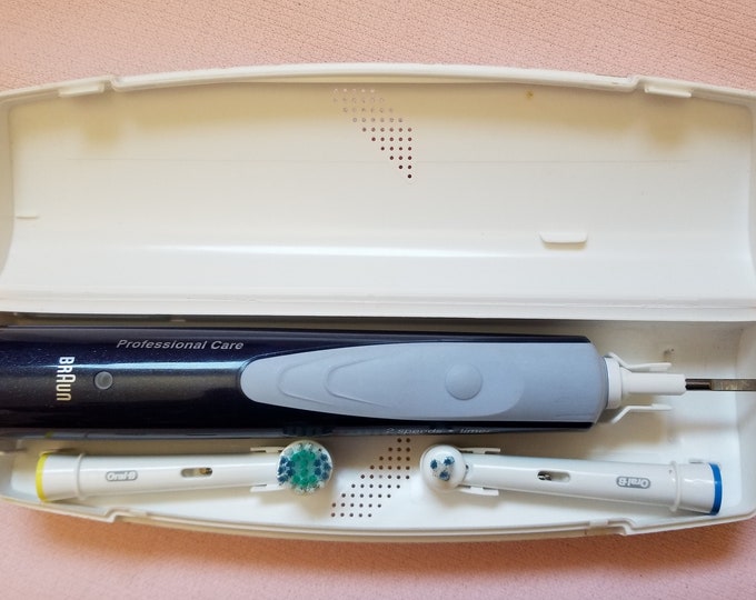 Braun Professional Care Electric Toothbrush Type 4736 With Travel Case