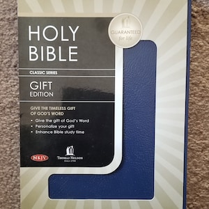 Holy Bible Gift Edition by Thomas Nelson Publishing Staff ~ King James ~ NEW