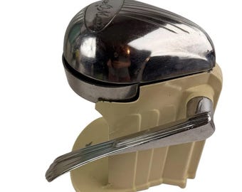 Vtg Rival Juice-O-Mat Single Action Juicer 462-C Art Deco Cream Chrome