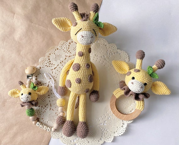Baby shower Giraffe crochet Gift for pregnant Giraffe Rattle Toy Gift for newborn Toy for newborn Giraffe Teether Toy Baby toys set