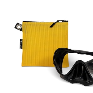 Small Mesh Dive Pouch - Top Zip Mesh Scuba Gear Bag for Fossils, Shark Teeth, or Underwater Accessory Storage