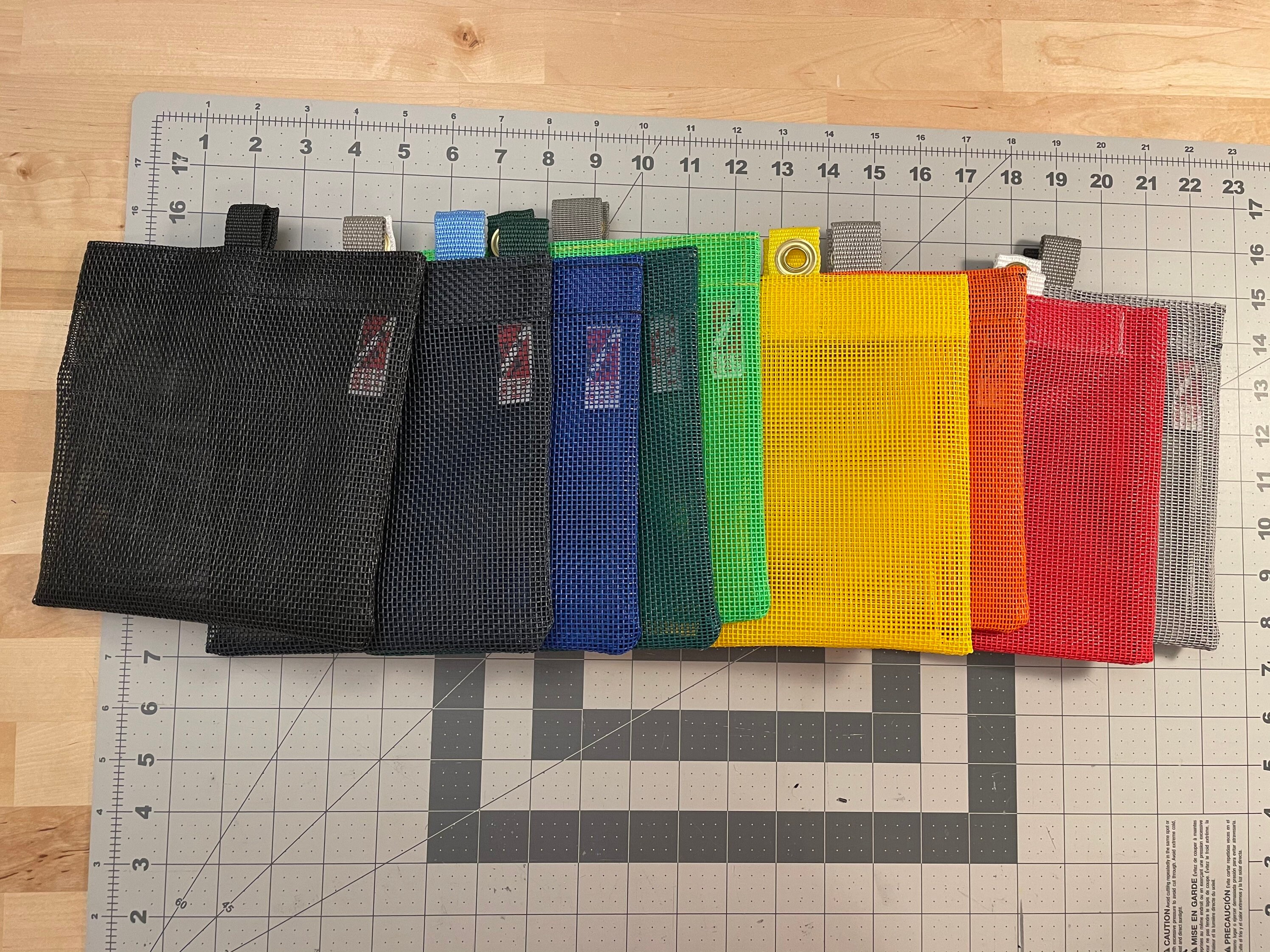 vinyl mesh pouch