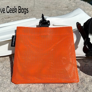 Small Mesh Dive Pouch with Clip - Lightweight Shell Bag for Shark Teeth, Fossil Finds, Beachcombing & Small Dive Accessories