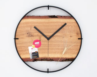 Horloge murale en bois massif avec cadran en bois de chêne, idée cadeau ou décoration murale rustique en bois véritable accroche-regard horloge en bois cadeau or noir