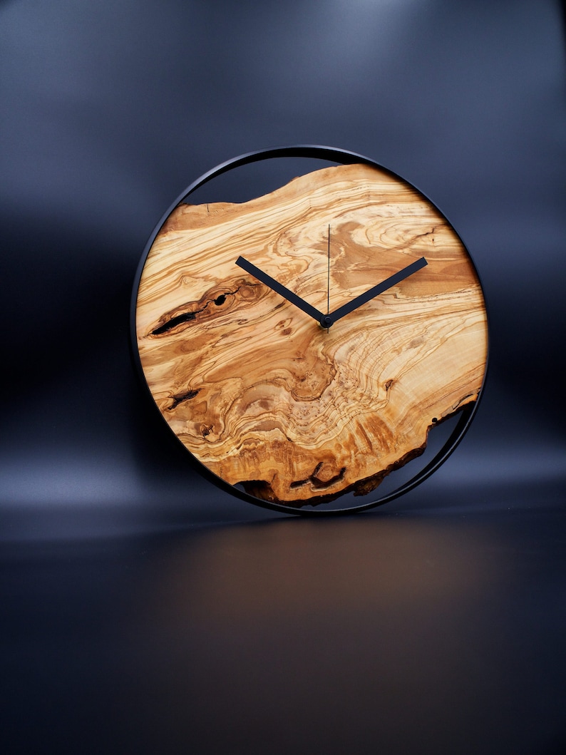 Große Wanduhr Holz XXL moderne Wanduhre in schwarz und gold für Wohnzimmer Wanddeko Geschenk Bild 2