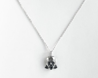 PAPA V P Petite Necklace
