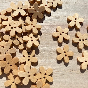 x10 Plain wooden flower shaped buttons, wood flower buttons, wood button, sweater buttons, sewing knitting crochet, small button, flower