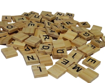 Un conjunto completo de Marfil Scrabble Tile Letras-Marfil Plástico con letras negras 