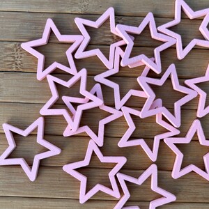 x10 Estrellas de madera con 35mm, decoración de bodas, estrellas de madera contrachapada, formas de madera, formas artesanales de madera, estrellas azules, rosas, rojas, estrellas de Navidad Pink