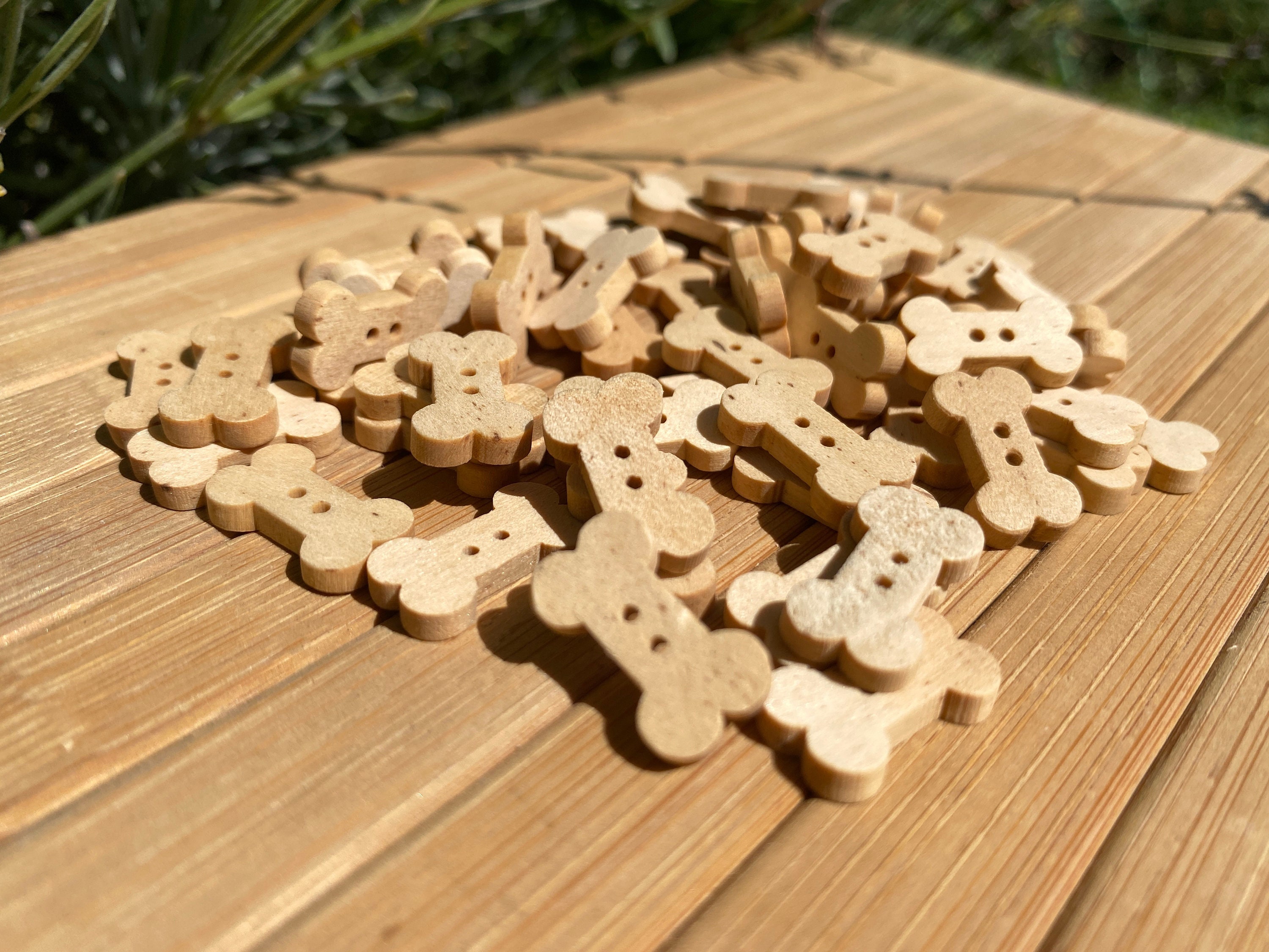x10 Plain wooden dog bone shaped buttons, wood dog bone buttons, wood button, sweater buttons, sewing knitting crochet, small button, bone