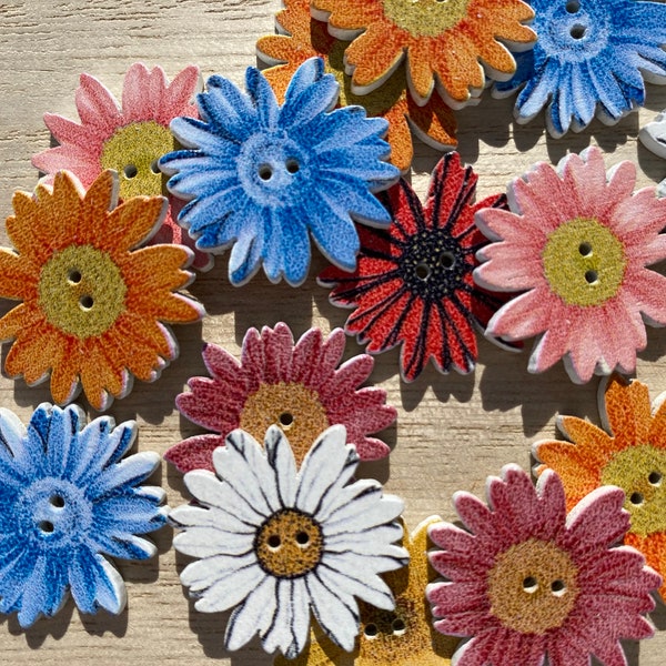 x10 Wooden flower shaped buttons, wood flower buttons, wood button, cute buttons, sewing knitting crochet, small buttons, cute flowers