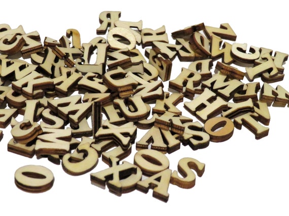  Pequeñas letras de madera pequeñas sin terminar letras