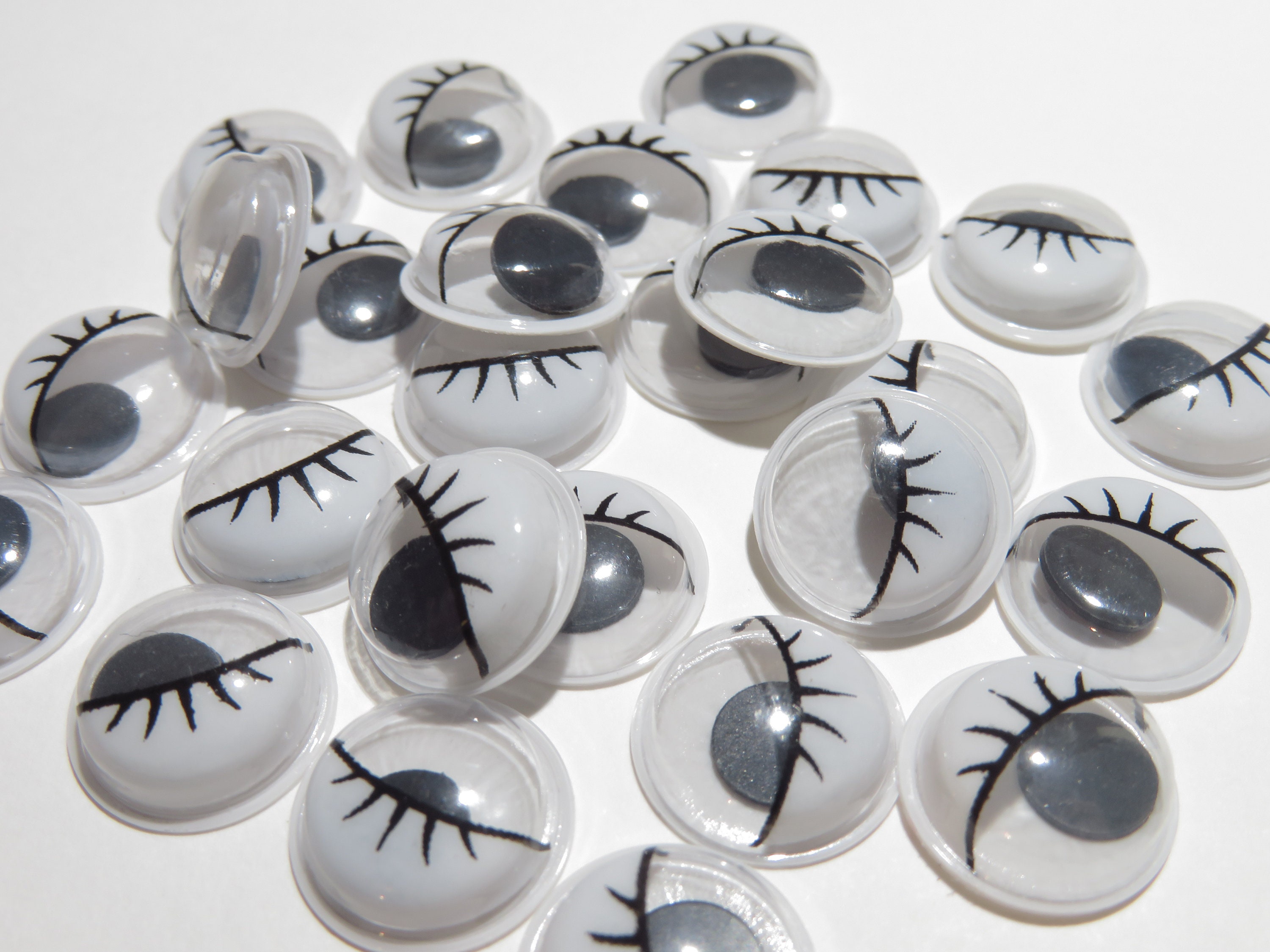  16 Pieces 6 Inch Giant Googly Eyes Halloween Plastic