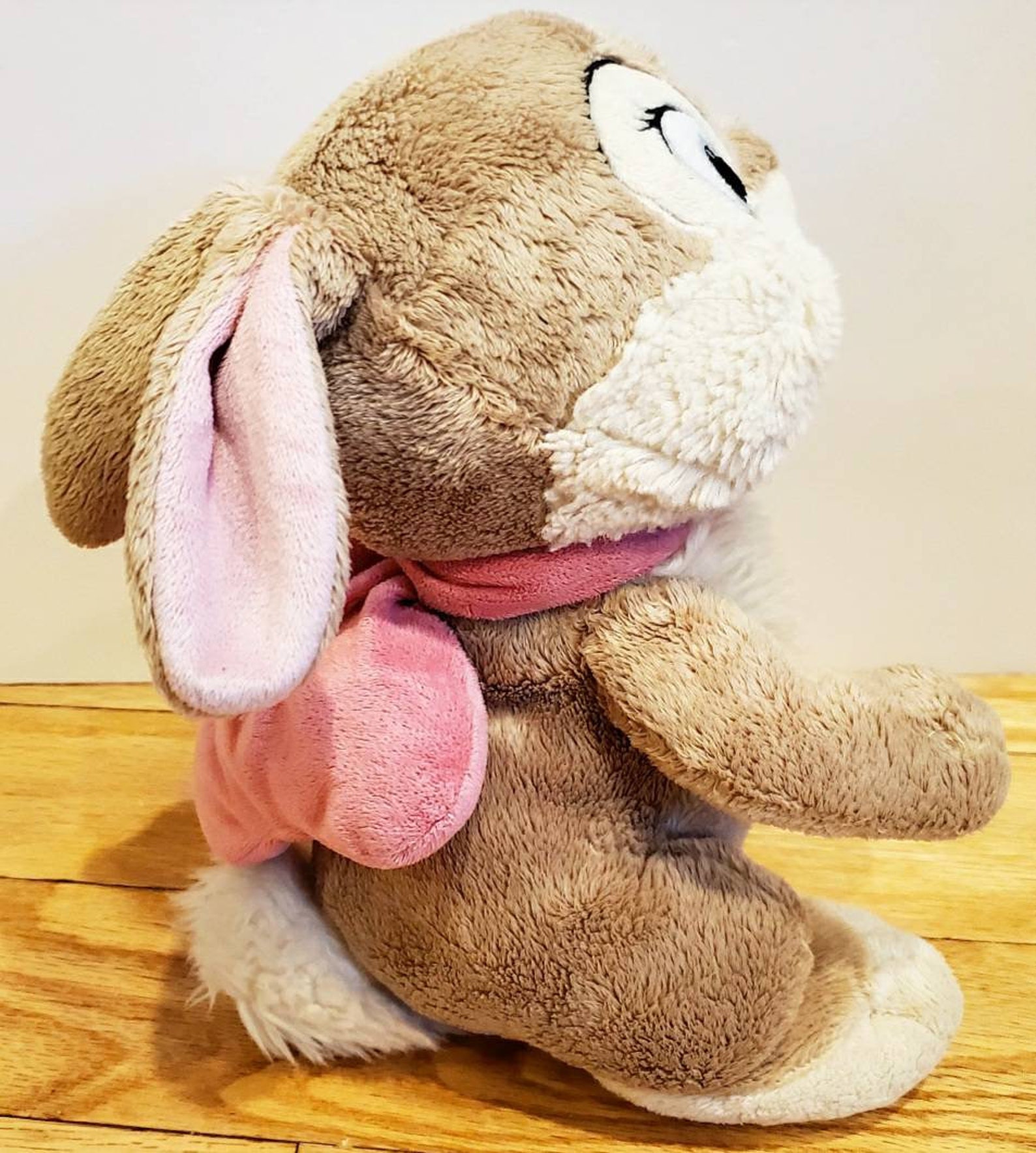 hang stuffed animals on wall