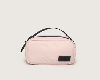 Pinkfarbene Bubblegum Nylontasche, Kleine Reißverschlusstasche, Reisegürtel-Accessoire, Minimalistisches Reisegeschenk