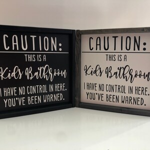 Kids Bathroom Sign heeft frame kleuropties, let op dit is een kinderbadkamer, ik heb hier geen controle.  Boerderij stijl ingelijst houten bord.