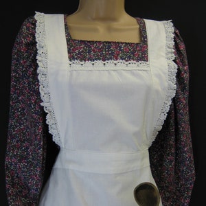 Ladies Maid/Parlour Maid Vintage White Cotton Crochet Lace Embroidered Patch-Pockets Apron, One Size