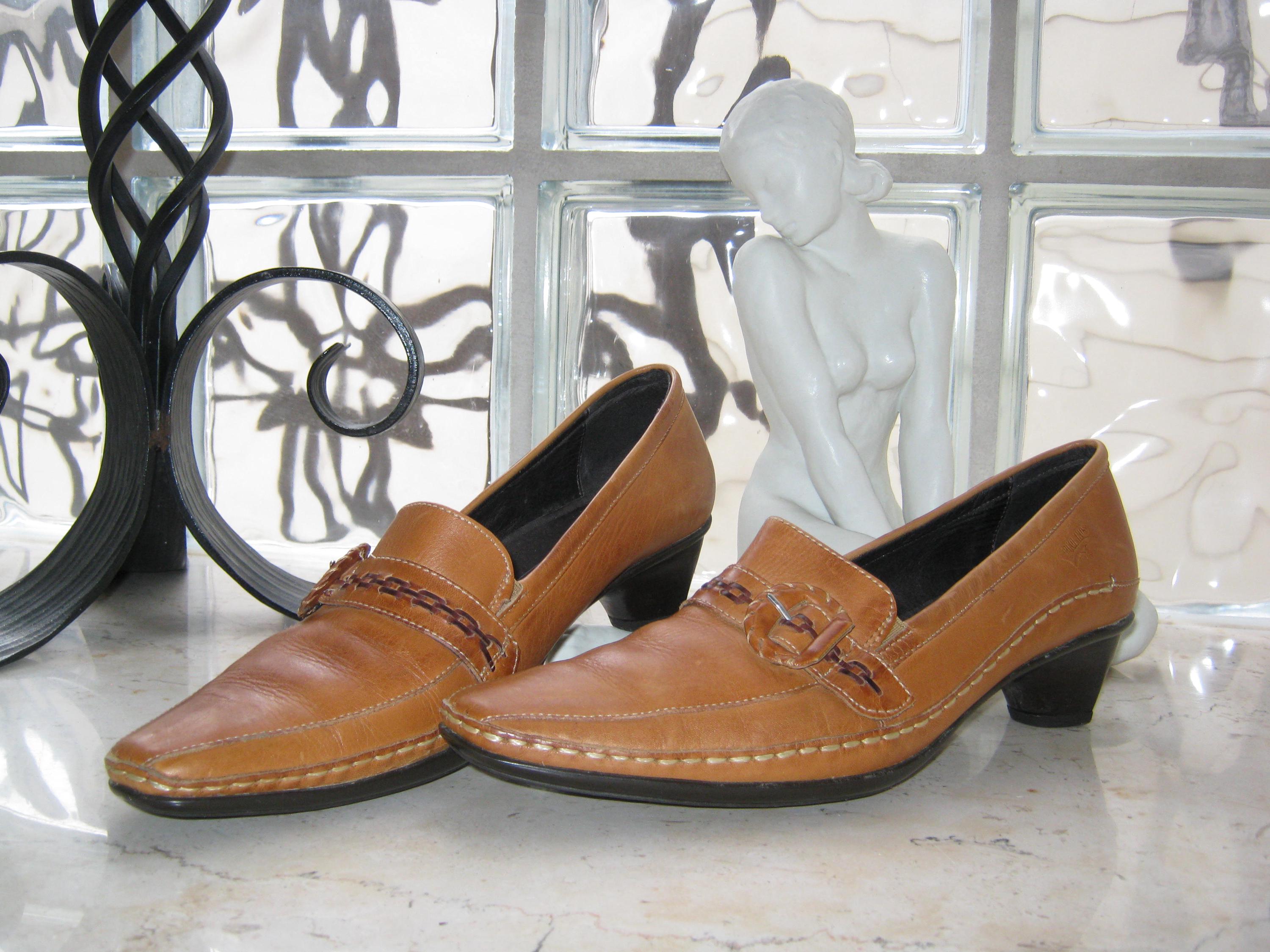 新品未使用品！Gabor ホワイト フラットシューズ チェーン装飾37サイズ