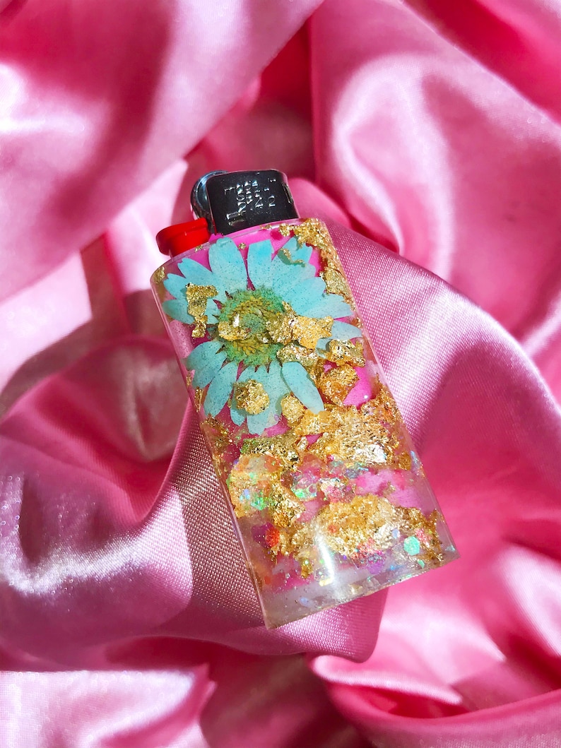 Aesthetic Lighter Cover With Real Dried Flowers Gold Flakes Etsy