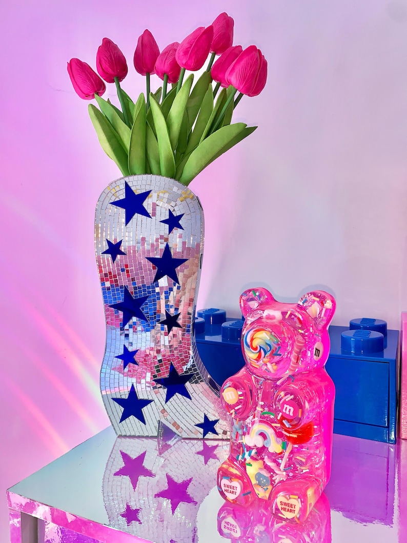 Giant resin gummy bear sculpture with fake candies - Pink pop art wall sculpture
