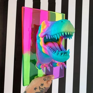 Dinosauriehuvuddekor, T Rex väggfäste, funky väggskulptur, färgglad hartskonst, dopamindekor, popkonstskulptur, 3D-headsethållare för tjejer