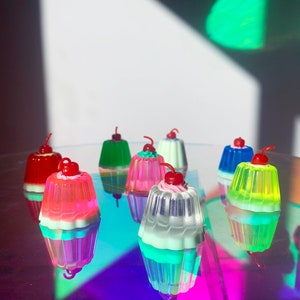 Kunstgelee-Kuchen-Kühlschrankmagnet Pop-Art-Küchendekoration süßer personalisierter Harz-Magnet kleiner Kirschen-Magnet Lebensmittel-Magnet Bild 4