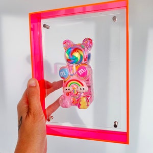 Gummy Bear Wall Art, Giant Resin Gummy Bear, Kitsch 3D Wall Art, Pop Art Sculpture, Neon Acrylic Art, Funky Decor, Neon Pink Acrylic Frame