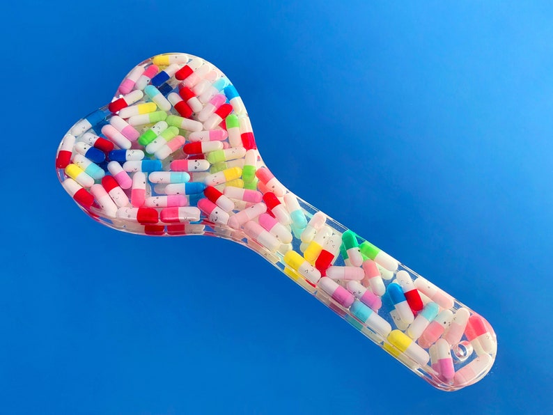 Custom Palette Resin with Pills - Perverted Heart Shape Palette With Happy Pills - BDSM Whipping Palette Kawaii Large 