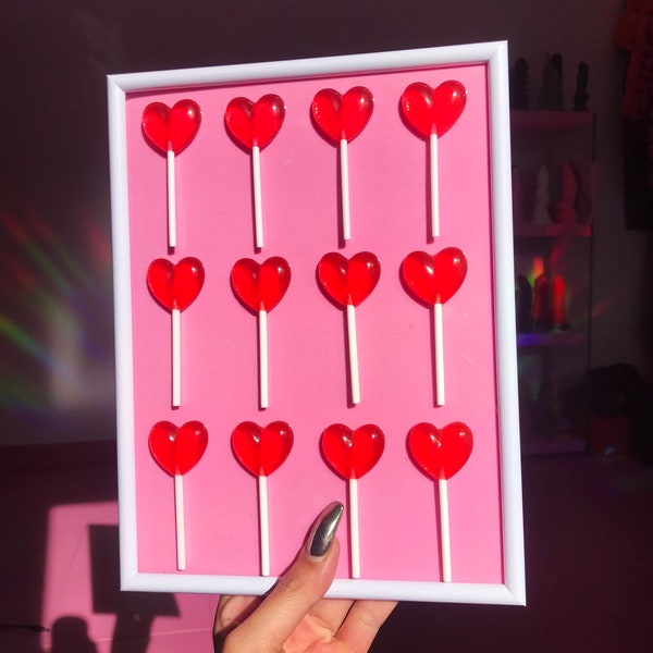 Arte murale a forma di lecca-lecca a forma di cuore, decorazioni con cibo finto, sculture pop art, caramelle in resina, decorazioni con dopamina, arte murale 3D, sculture funky, decorazioni per la cucina