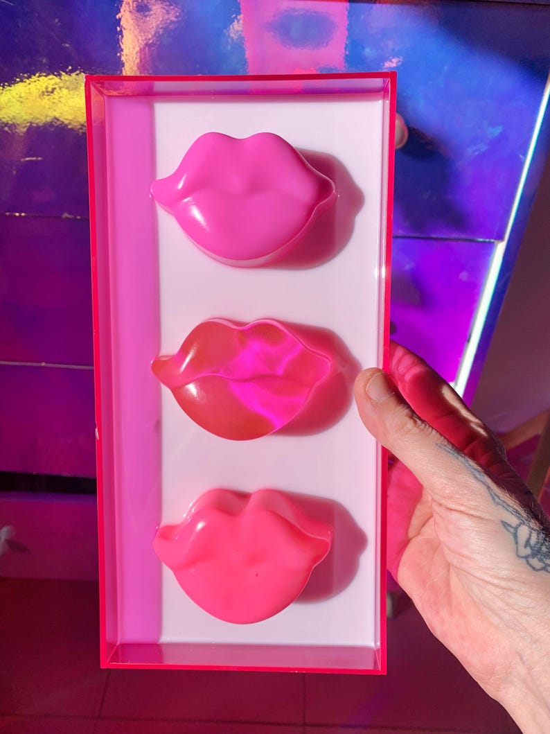 pink lips acrylic art - pop art sculpture