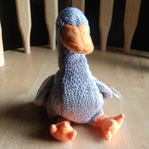 Honks the Goose ~ 1999 Ty Beanie Baby ! Brand New w/ Heart Protector !!