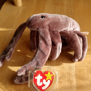 Stinger the Scorpion ~ 1998 Ty Beanie Baby Brand New w/ Heart Protector !!