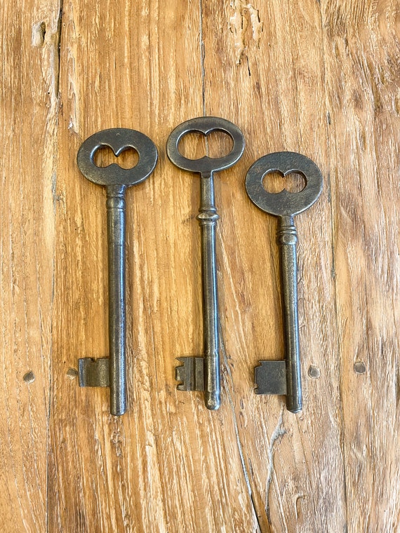 Large Antique Iron Skeleton Keys set of 3 Etsy
