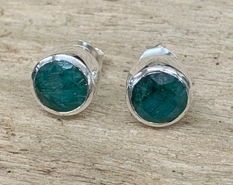 Raw Emerald Round Faceted 7mm Stud Earring I Bezel Setting I Sterling Silver