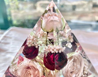 Custom Wedding Bouquet Preservation Pyramid, Resin Flower Preservation, Wedding Flower Art Decor, Dried Flower Art, Preserved Flowers Resin