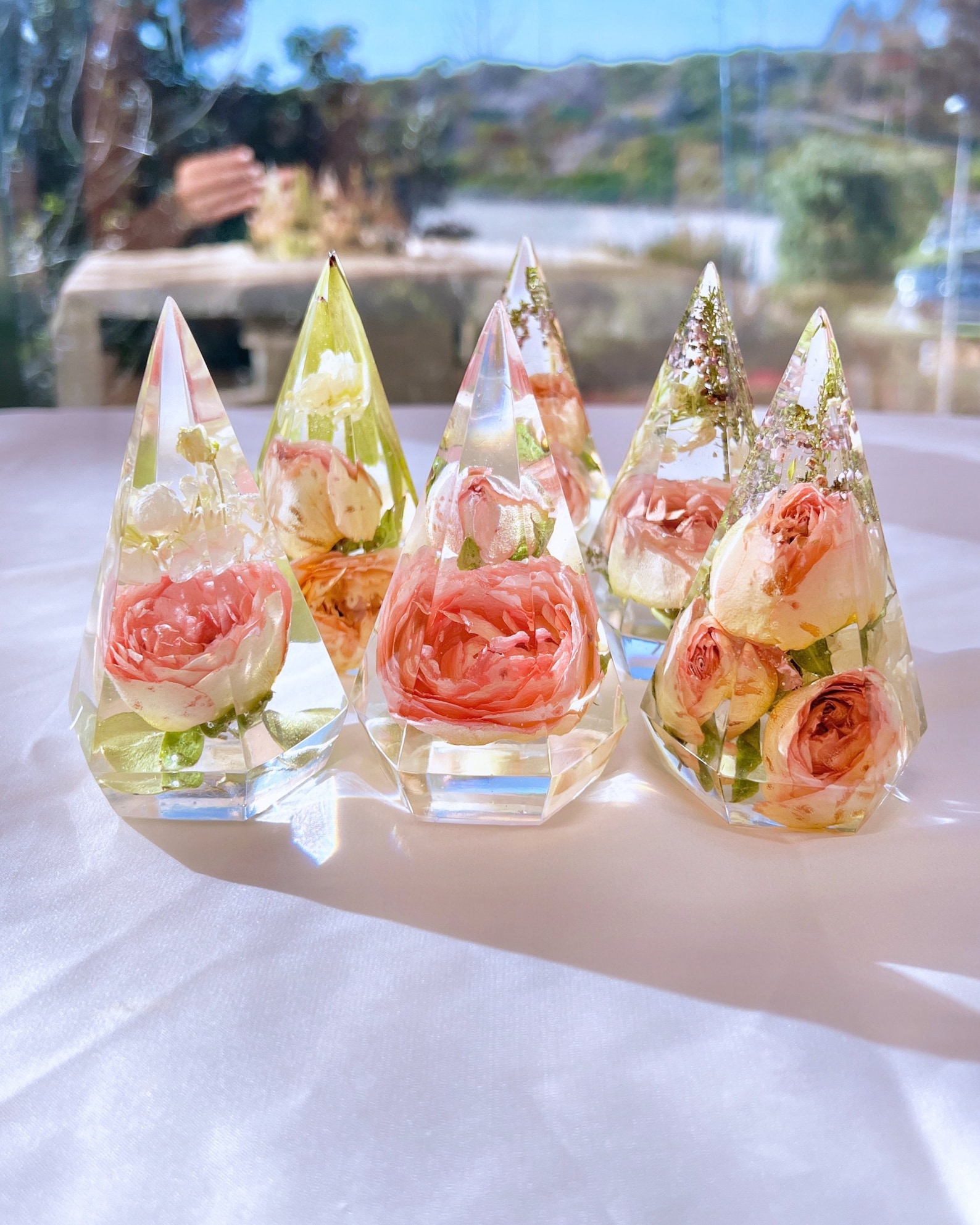 Custom Ring Holder, Preserved Flower Resin Ring Stand, Ring Cone, Ring Display, Wedding Gift, Engagement Gift, Wedding Ring, Engagement Ring