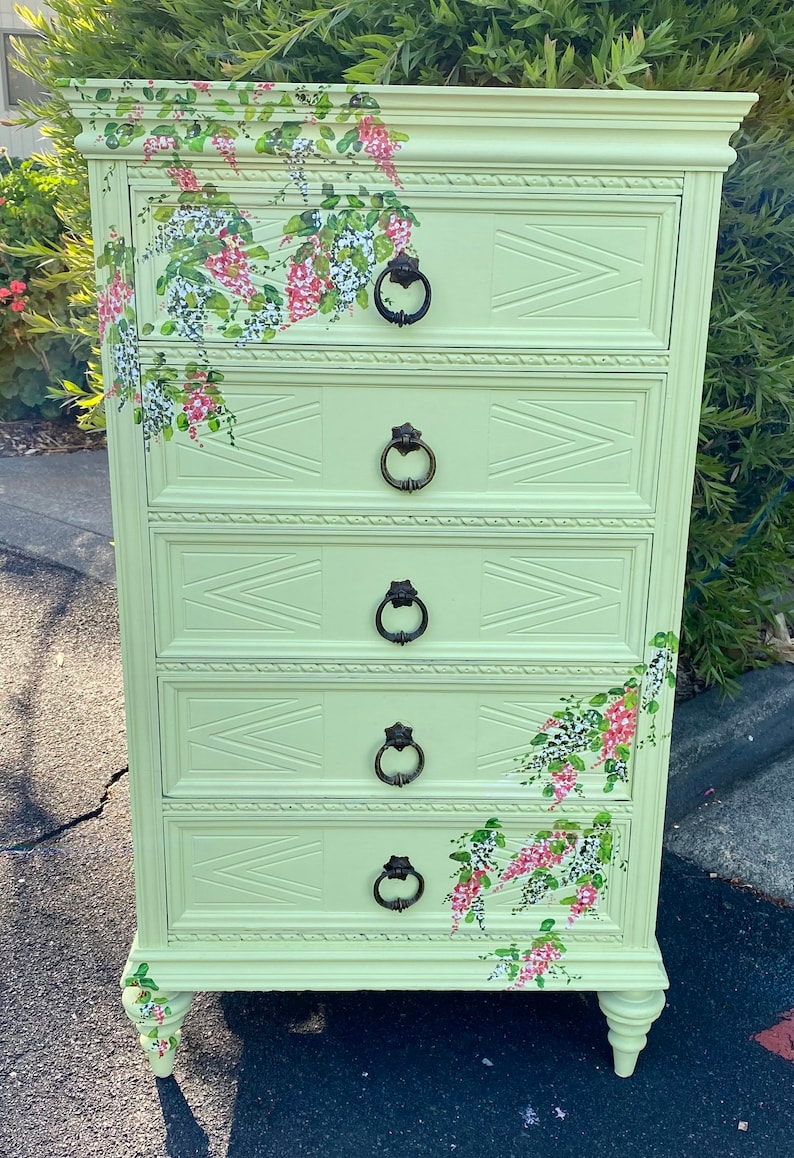 ¡Agotado! ¡Indisponible! Cofre de lencería, cómoda alta antigua, flores originales pintadas a mano, armario campestre francés, cómoda Shabby Chic imagen 4
