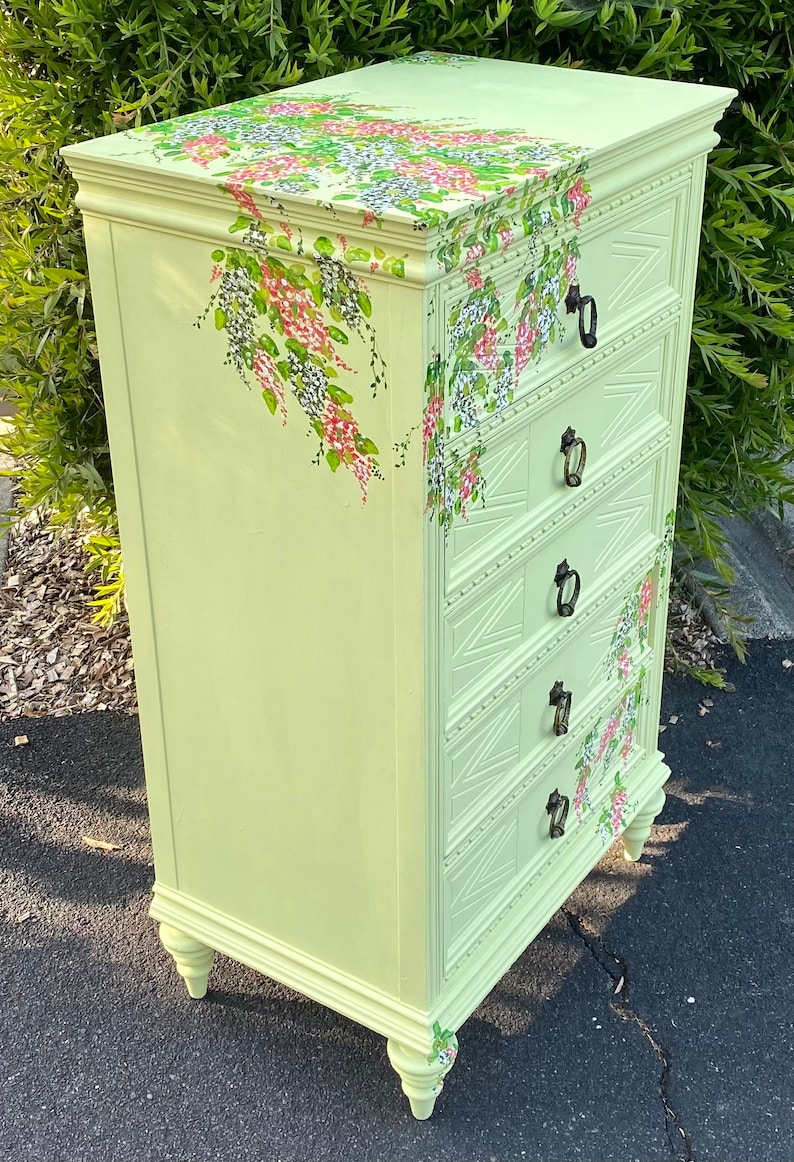 ¡Agotado! ¡Indisponible! Cofre de lencería, cómoda alta antigua, flores originales pintadas a mano, armario campestre francés, cómoda Shabby Chic imagen 5
