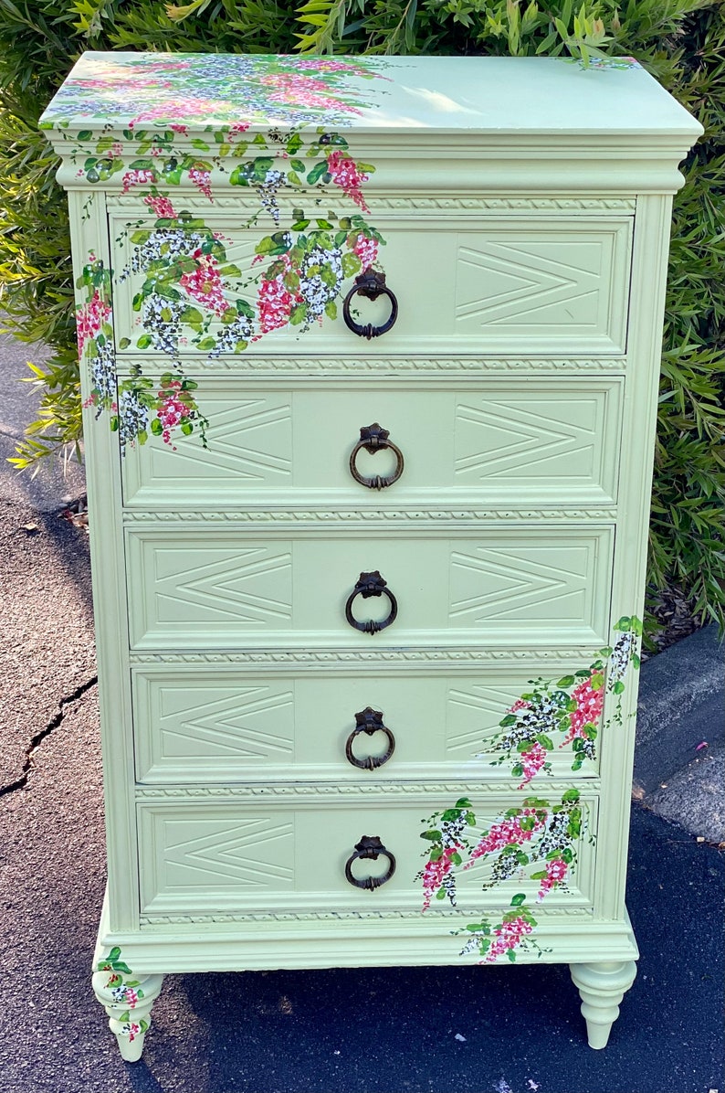 ¡Agotado! ¡Indisponible! Cofre de lencería, cómoda alta antigua, flores originales pintadas a mano, armario campestre francés, cómoda Shabby Chic imagen 3