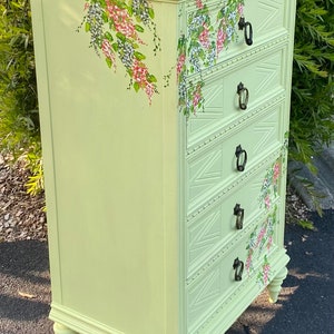 ¡Agotado! ¡Indisponible! Cofre de lencería, cómoda alta antigua, flores originales pintadas a mano, armario campestre francés, cómoda Shabby Chic imagen 6