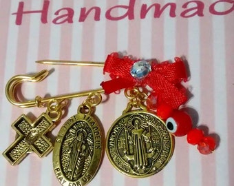 Baby pin San Judas Thaddeus, San Benito and cross of the holy spirit